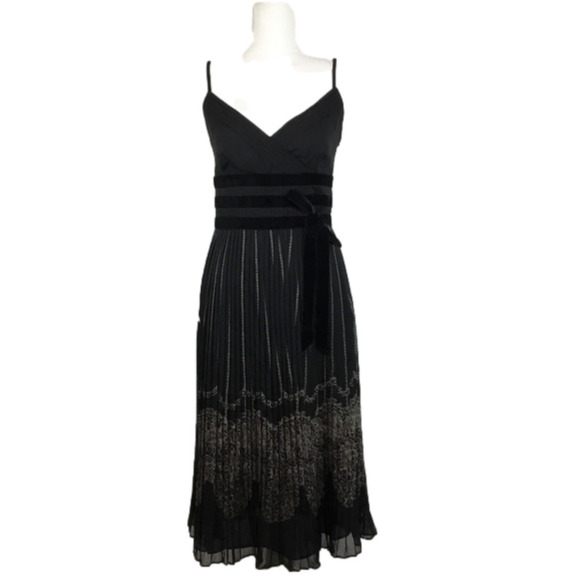 𝅺Ann Taylor Loft Black Knife Pleated Dress Size 4 NWT $99 - Picture 1 of 7